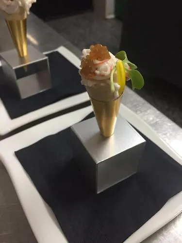 Otel Gri-mar Llança